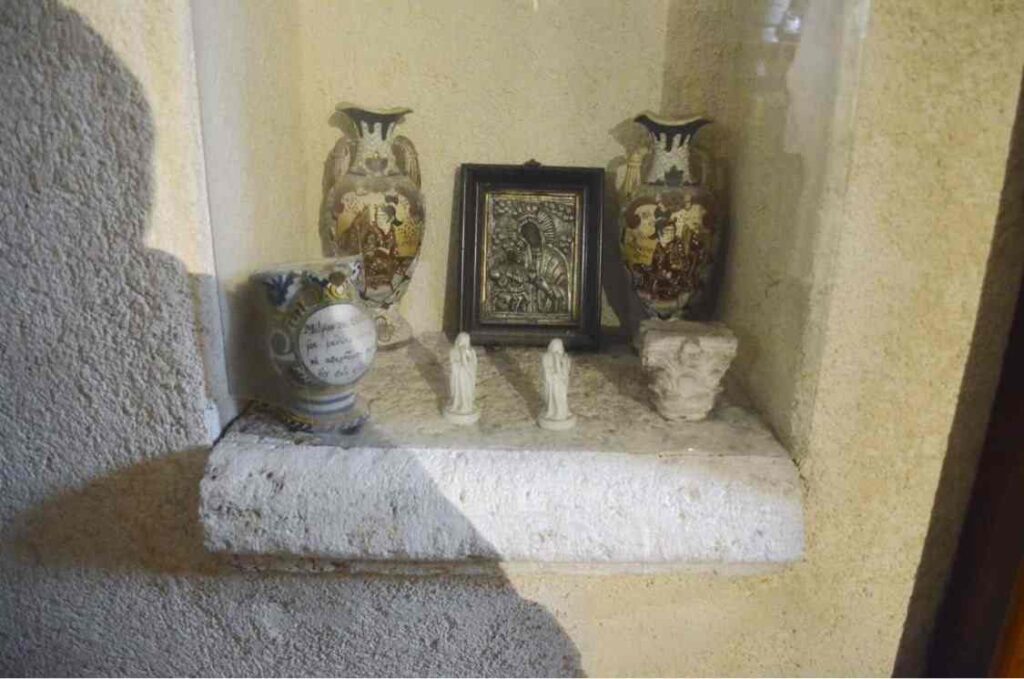 Picture (priVate photo). Text: Chinese objects on the islet of Our Lady of the Rocks in Montenegro